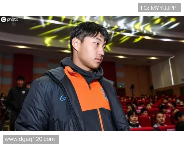 邓捷夫曾在马竞和塞尔塔磨练技艺立志早日成为国足主力球员
